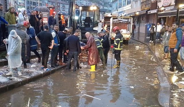 Zonguldak'ta sağanak hayatı olumsuz etkiliyor