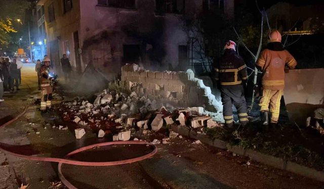 Bursa’da tek katlı ev alev alev yandı