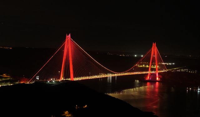 Yavuz Sultan Selim Köprüsü radyasyon onkologları için turuncu renkle aydınlatıldı