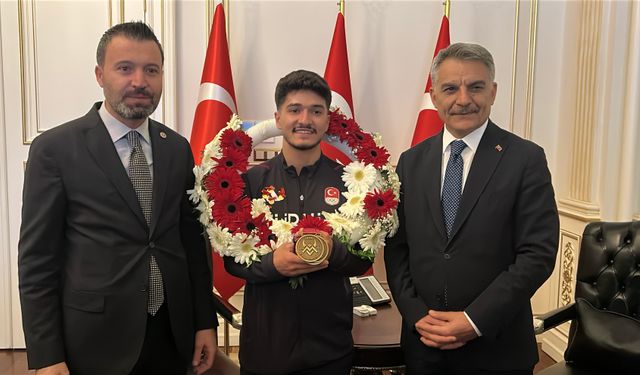 Muhammed Furkan Özbek, memleketinde davul ve zurna ile karşılandı