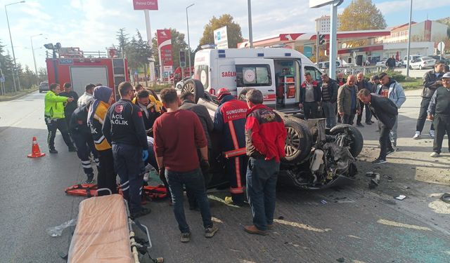 Çorum’da takla atan otomobilim sürücüsü yaralandı