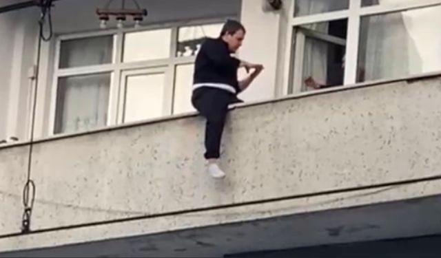 Sultangazi'de balkondan atlamak isteyen genç yürekleri ağza getirdi
