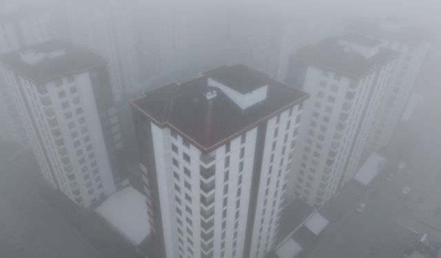 Elazığ’da 200 metreden şehir sis içinde kayboldu