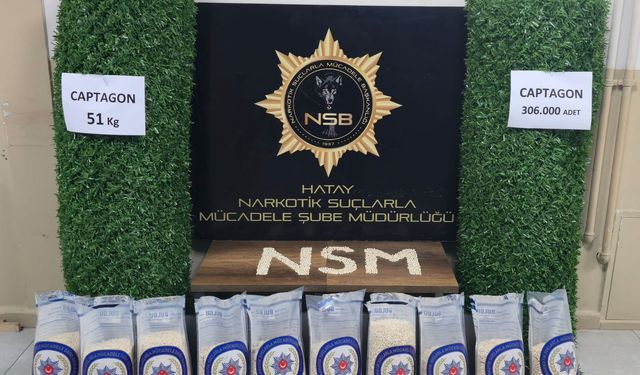 Hatay'da bahçe çitlerine gizlenmiş, yasaklı madde içerikli 306 bin hap ele geçirildi