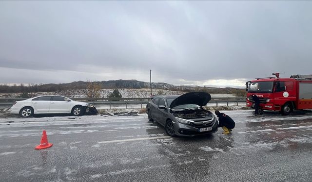 Çorum'da dolu nedeniyle meydana gelen trafik kazalarında 10 kişi yaralandı