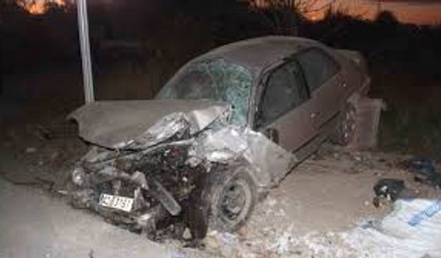 Konya'da traktör ile otomobilin çarpışması sonucu 2 kişi yaralandı