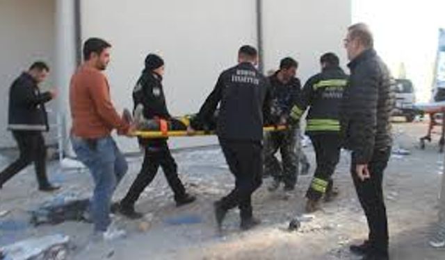 Konya'da 5 katlı inşaatın asansör boşluğuna düşen kişi yaralandı