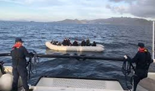 Bodrum açıklarında 30 düzensiz göçmen yakalandı