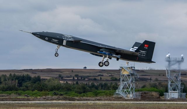 Bayraktar KIZILELMA'dan dünyada bir ilk