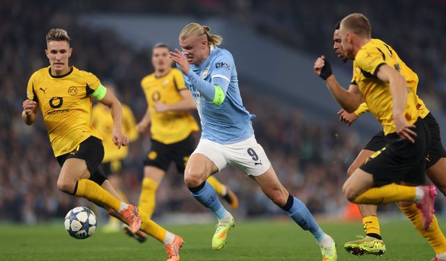 Manchester City, sahasında Borussia Dortmund'u 4-1 yendi