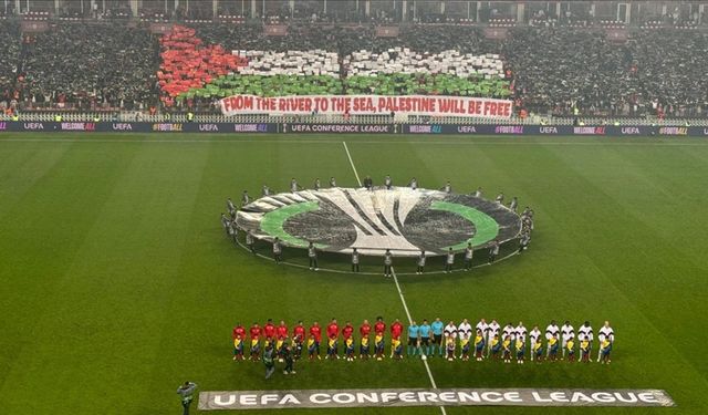 Samsunspor taraftarı Filistin'e destek koreografisi düzenledi