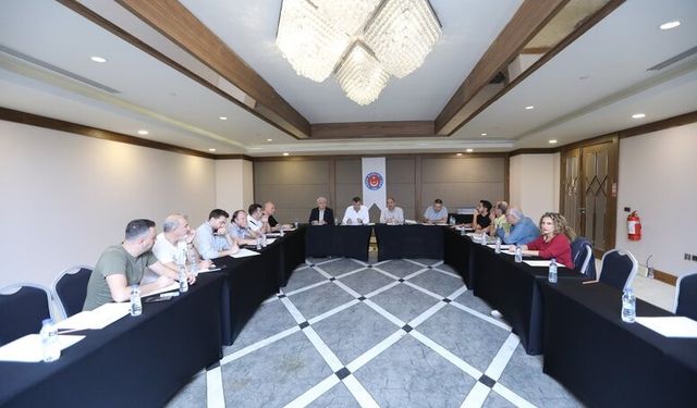 Türk Sağlık-Sen 2. Hekim Çalıştayı: Hekimlerin İş Yükü Azaltılmalı, Saygınlığı Artırılmalı