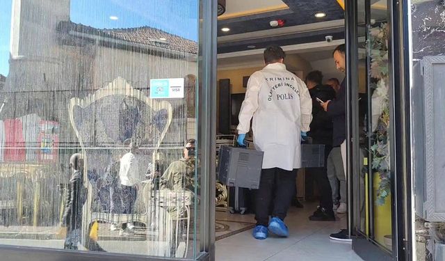 Fatih'te gıda zehirlenmesi şüphesiyle ölen anne ve 2 çocuğunun kaldığı otel mühürlendi