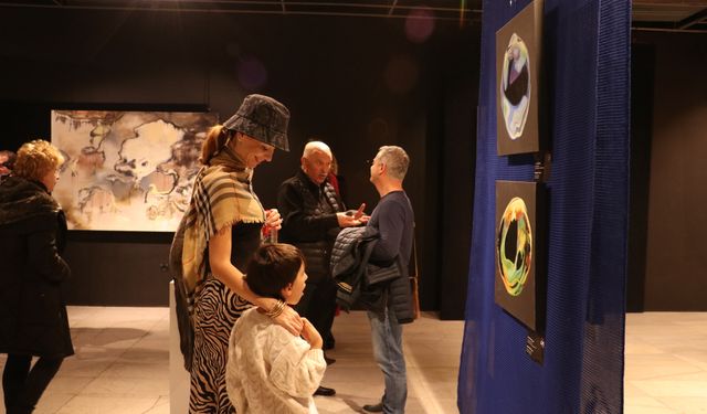 Bulgaristan'da Türk sanatçıların eserlerinden oluşan "Sofya-İstanbul: Sanat Köprüsü" sergisi açıldı