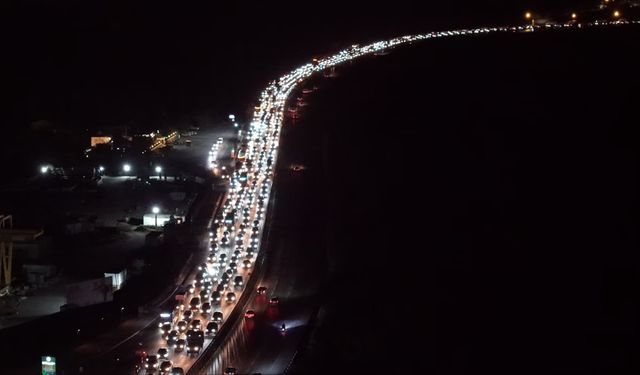 Habipler-Arnavutköy yolunda İSKİ kazı çilesi