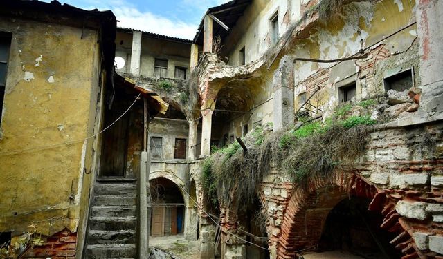 Fatih'te Tarih yeniden hayat Buluyor: Şekerci Han restorasyona alınıyor