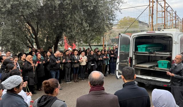 Ameliyat yaptığı sırada kalp krizi geçiren doktor hayatını kaybetti