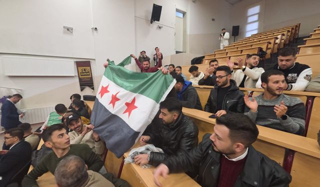 Kütahya'da eğitim gören Suriyeli öğrenciler, Baas rejiminin devrilmesinin birinci yıl dönümünü kutladı