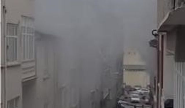 Elazığ’da metruk binada yangın