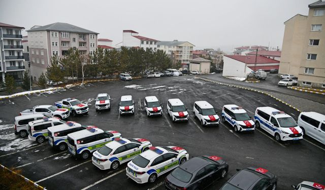 Ardahan’da emniyete tahsis edilen 20 yeni araç törenle hizmete alındı