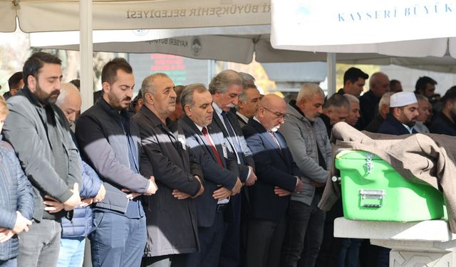 Vefat eden Öğretim Üyesi Prof. Dr. Uzmay için ERÜ'de tören düzenlendi