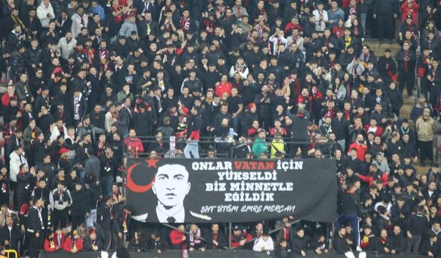Es-Es taraftarı hava şehidi Emre Mercan'ı unutmadı
