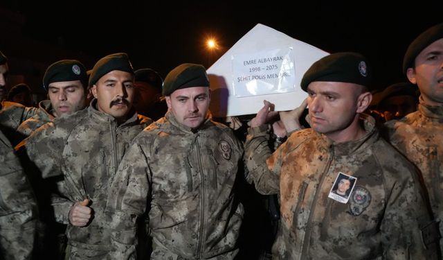 İstanbul'da şehit düşen polis memurunun naaşı Samsun'a getirildi