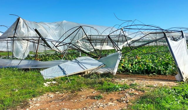 Antalya'da hortum nedeniyle seralar hasar gördü