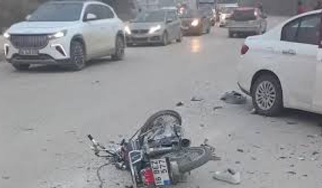 Bursa'da otomobille motosikletin çarpıştığı kazada 1 kişi hayatını kaybetti, 1 kişi yaralandı
