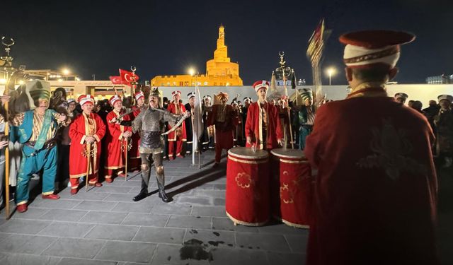 Katar'da mehter yürüyüşü ve bando konserine yoğun ilgi gördü