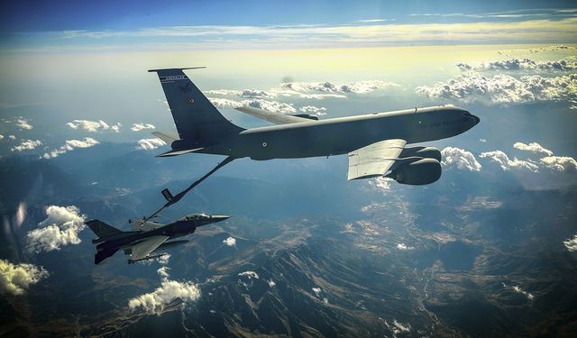 MSB’nin “Gökyüzünde kusursuz uyum” paylaşımı büyük ilgi gördü