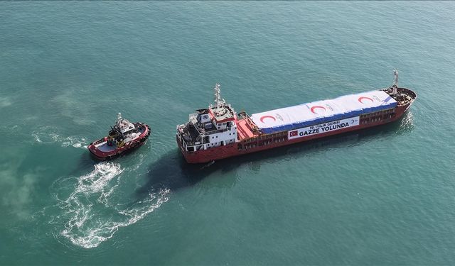 Türk Kızılayın Gazze için hazırladığı 19. "İyilik Gemisi" Mersin Limanı'ndan yola çıktı