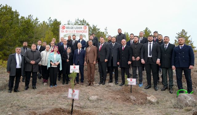 MHP'li Doğan, Bilge Lider Dr. Devlet Bahçeli Hatıra Ormanı’nda fidan dikim etkinliğine katıldı