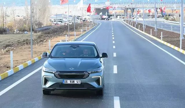 Van Çevre Yolu'nun 1. ve 3. etapları açıldı... Bakan Uraloğlu: 2 milyar 700 milyon lira tasarruf sağlayacağız