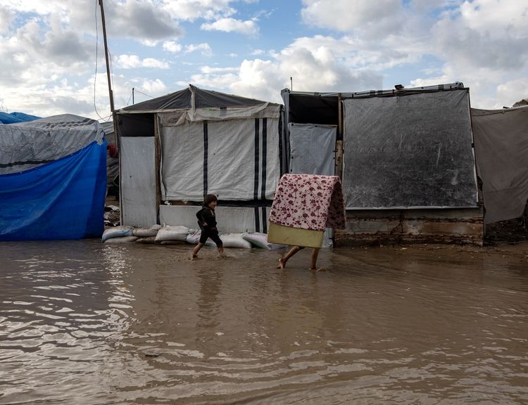 Gazze'yi Byron Fırtınası vurdu! 27 binden fazla çadır hasar aldı