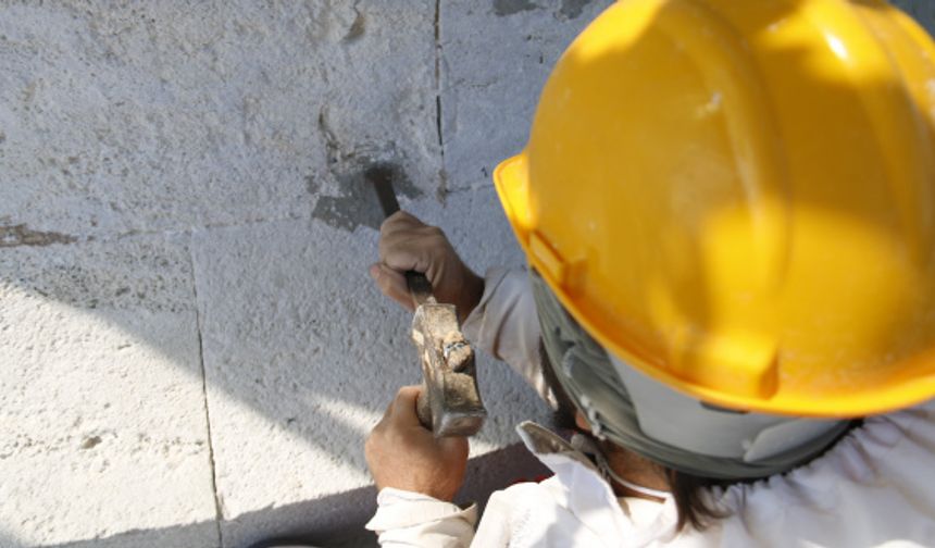 Deniz seviyesinden 36 metre yükseklikte İstanbul Boğazı`nın güney girişinde bulunan fener, 164 yıl boyunca gemilere rehberlik etti.