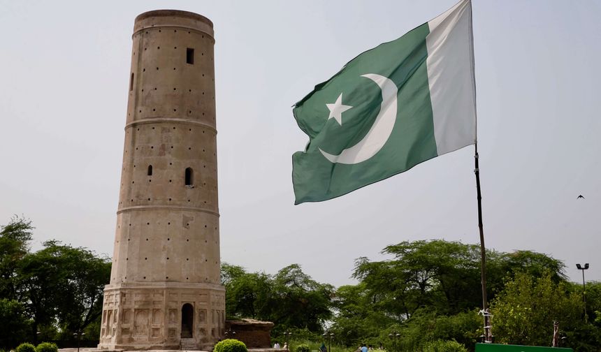 Pakistan'da Babür Devleti'nin mirası Geyik Minaresi Anıtı yüzyıllara meydan okuyor