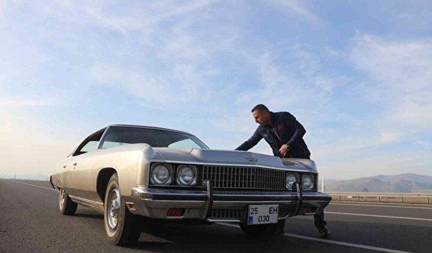 Erzurum’da 20 yıldır klasik araçlarla ilgilenen Haluk Ertek, Milliyetçi Hareket Partisi’nin Kurucu Lideri Alparslan Türkeş’in 1973 model Chevrolet Caprice Classic arabasına yıllardır gözü gibi bakıyor.