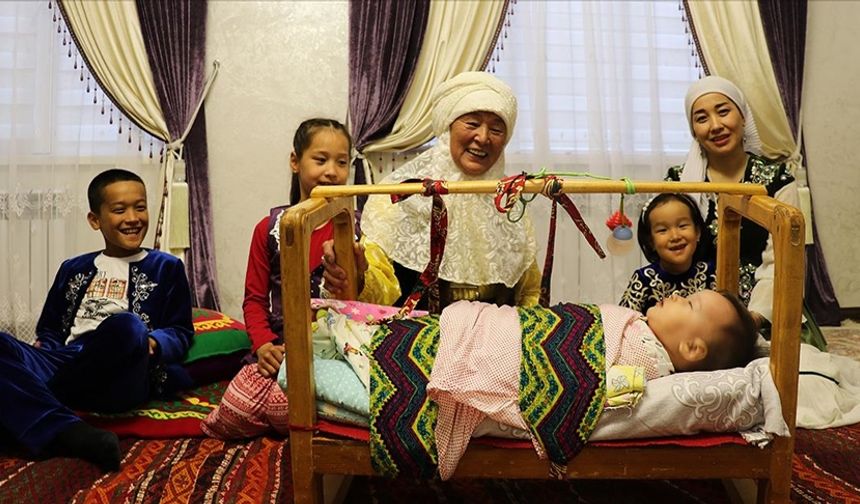 Kazakistan'ın Mangistau bölgesinde yaşayan aileler örf ve adetlerden vazgeçmiyor