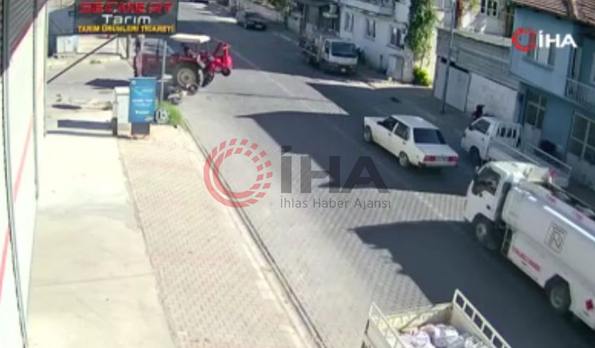 İzmir'de traktör ile motosikletin karıştığı kaza kamerada