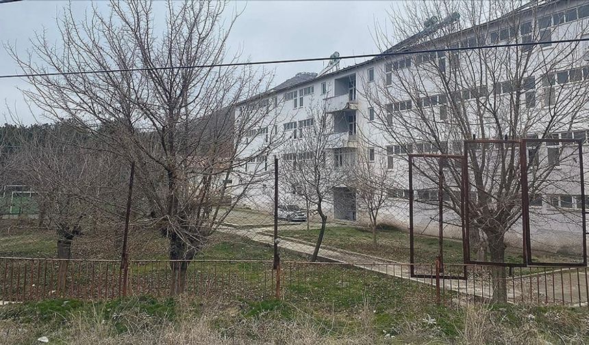 Elazığ'da okulun bahçesinde arkadaşı tarafından bıçaklanan lise öğrencisi hayatını kaybetti