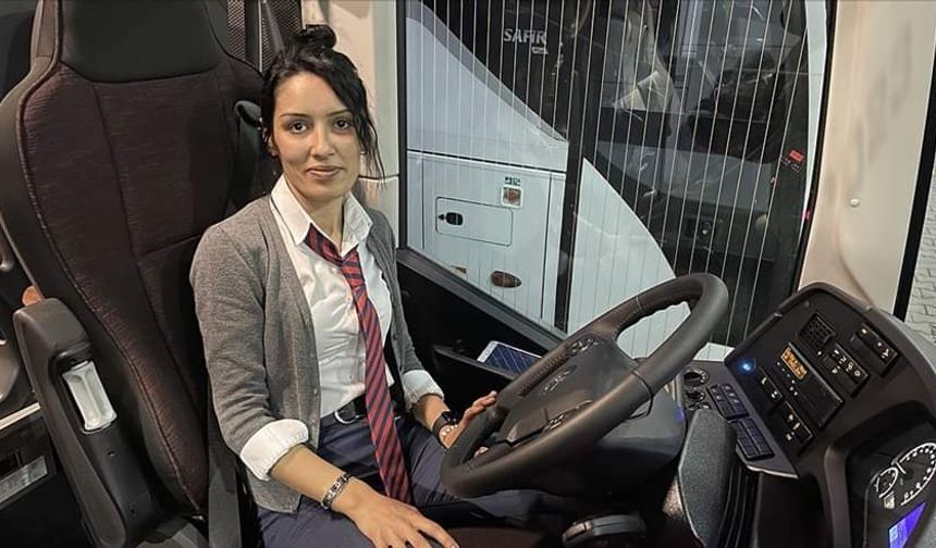 Zonguldak'ta hosteslik yaptığı şehirlerarası otobüsün kaptanı oldu