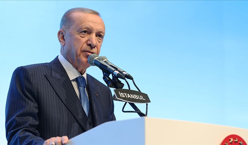 Cumhurbaşkanı Erdoğan: Hem asrın felaketiyle mücadele ediyor hem de asrın projelerini tek tek gerçeğe dönüştürüyoruz