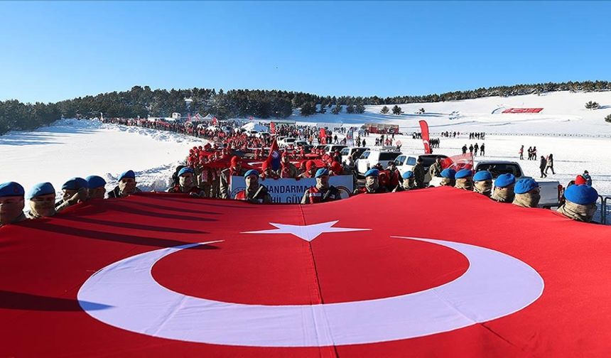 Türkiye "Bu toprakta izin var" temasıyla Sarıkamış'ta yürüdü