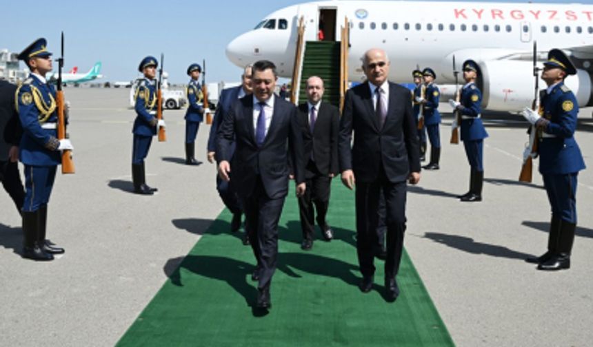 Kırgızistan Cumhurbaşkanı Caparov'un Azerbaycan ziyareti başladı