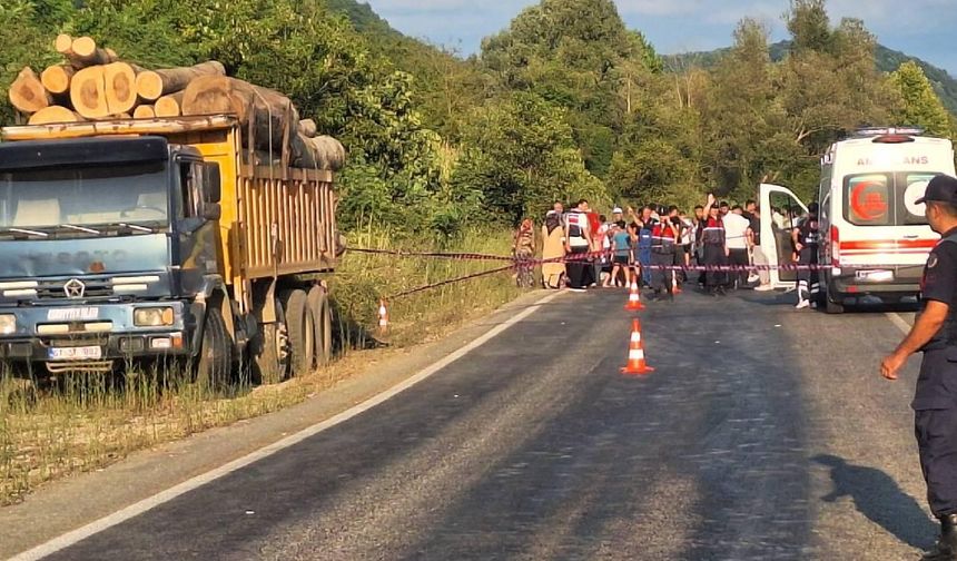 Zonguldak'ta kamyonun çarptığı elektrikli bisiklet sürücüsü hayatını kaybetti