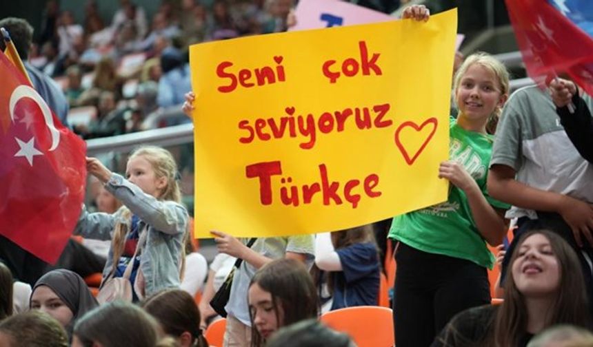 Bosna Hersek’te Türkçeye Gönül Veren 6 Bin Çocuk Zenica’da Buluştu