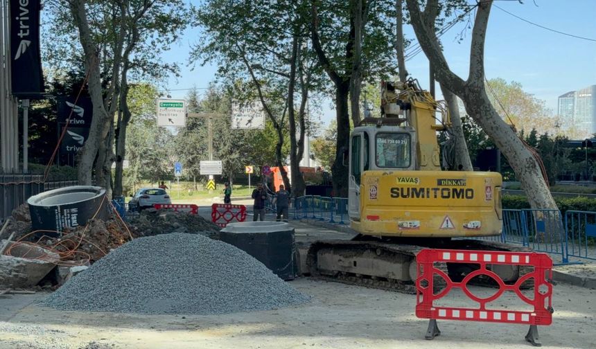 Sarıyer'de çöken yolda ekiplerin çalışması 4. gününde sürüyor