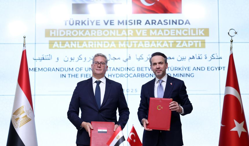 Enerji Bakanı Bayraktar, BOTAŞ'a ait FSRU'nun ilk kez yurt dışında görev yapacağını bildirdi