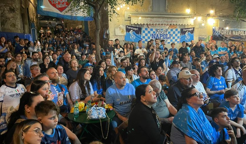 İtalya Serie A'da Napoli şampiyon oldu